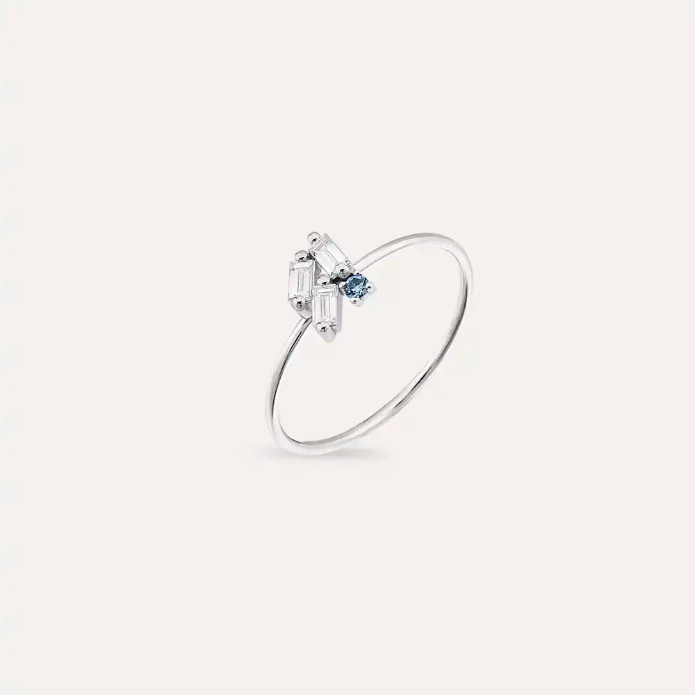 Micra 0.22 CT Blue Safir ve Baget Pırlanta Taşlı Beyaz Altın Yüzük