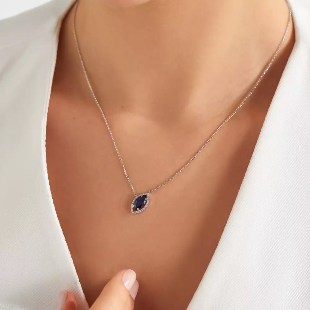 Shuttle Markiz Kesim Safir ve Pırlanta Taşlı Beyaz Altın Kolye