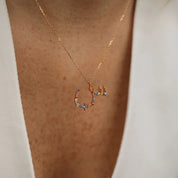 س Sın Harf 1.21 CT Pırlanta ve Multicolor Safir Taşlı Rose Altın Kolye
