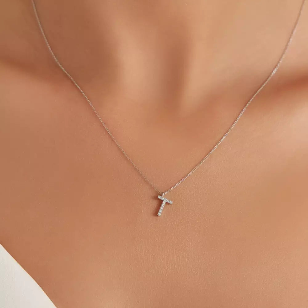 T Harf 0.06 CT Pırlanta Taşlı Beyaz Altın Kolye