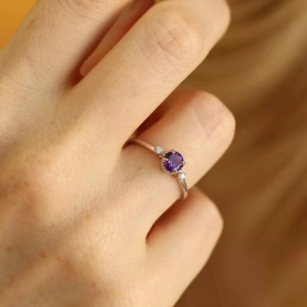 Trine Ametist ve Pırlanta Taşlı Beyaz Altın Yüzük