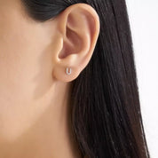 U Harf Pırlanta Taşlı Beyaz Altın Tek Küpe