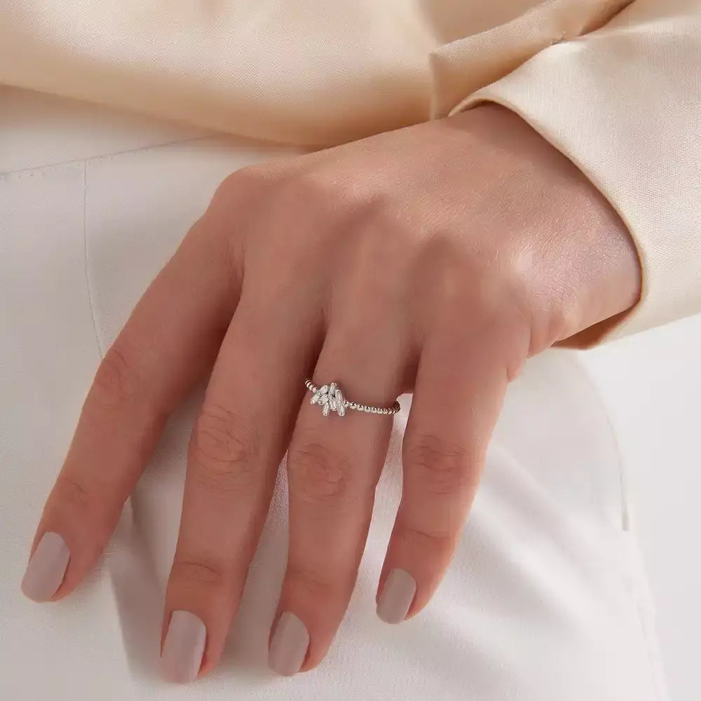 Vetra 0.17 CT Baget Pırlanta Taşlı Beyaz Altın Yüzük