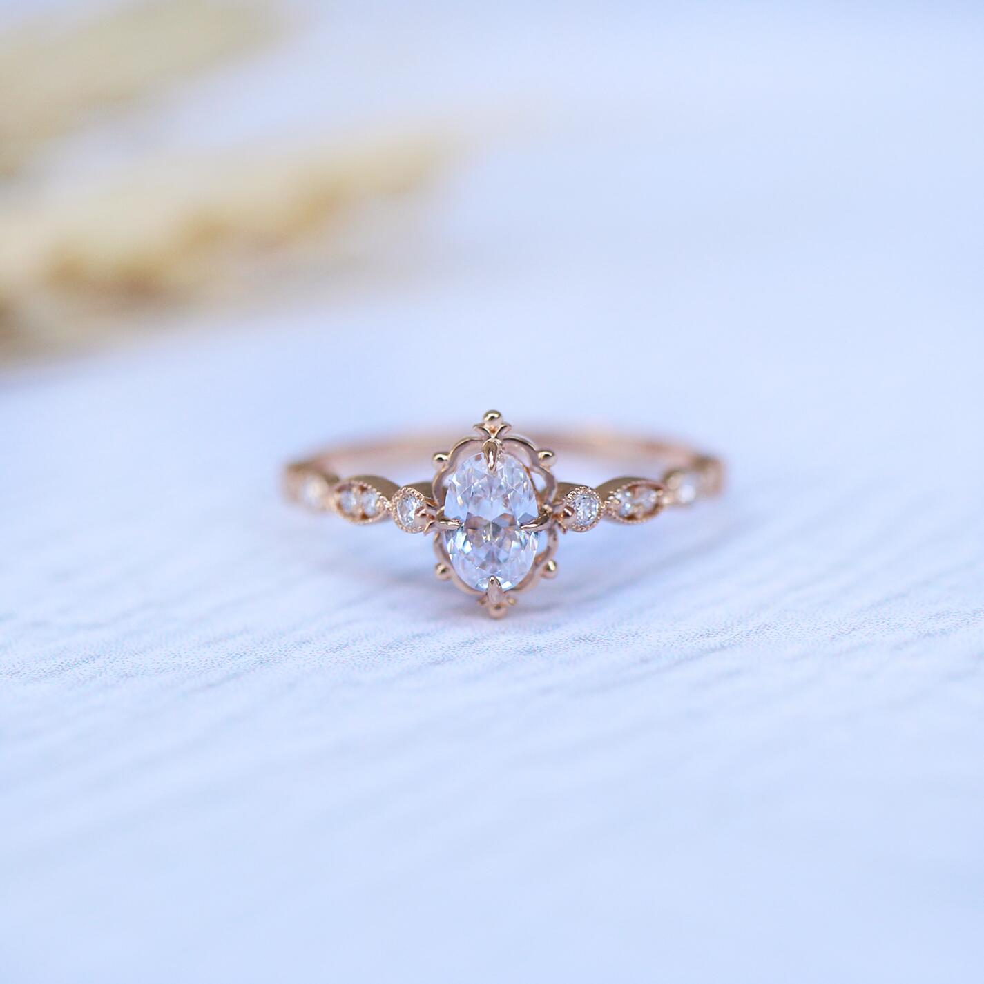 Vintage Aria Beyaz Topaz & Pırlanta Yüzük