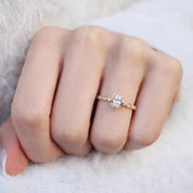 Vintage Aria Beyaz Topaz & Pırlanta Yüzük