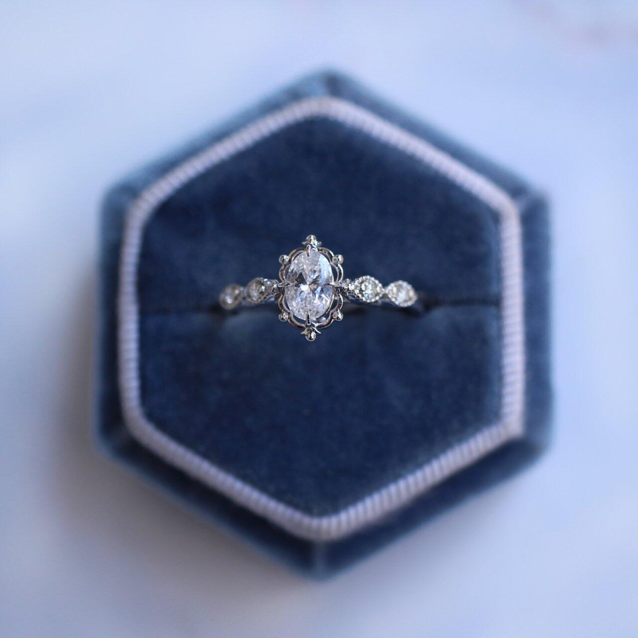 Vintage Aria Beyaz Topaz & Pırlanta Yüzük