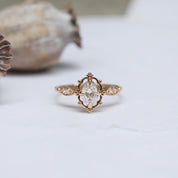 Vintage Aria Beyaz Topaz & Pırlanta Yüzük