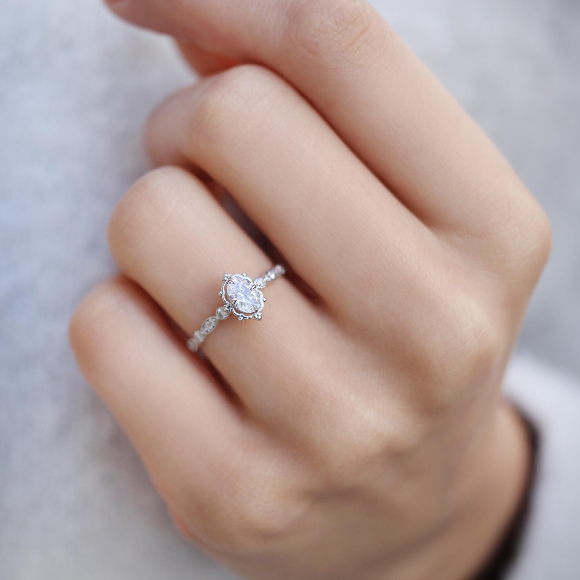 Vintage Aria Beyaz Topaz & Pırlanta Yüzük