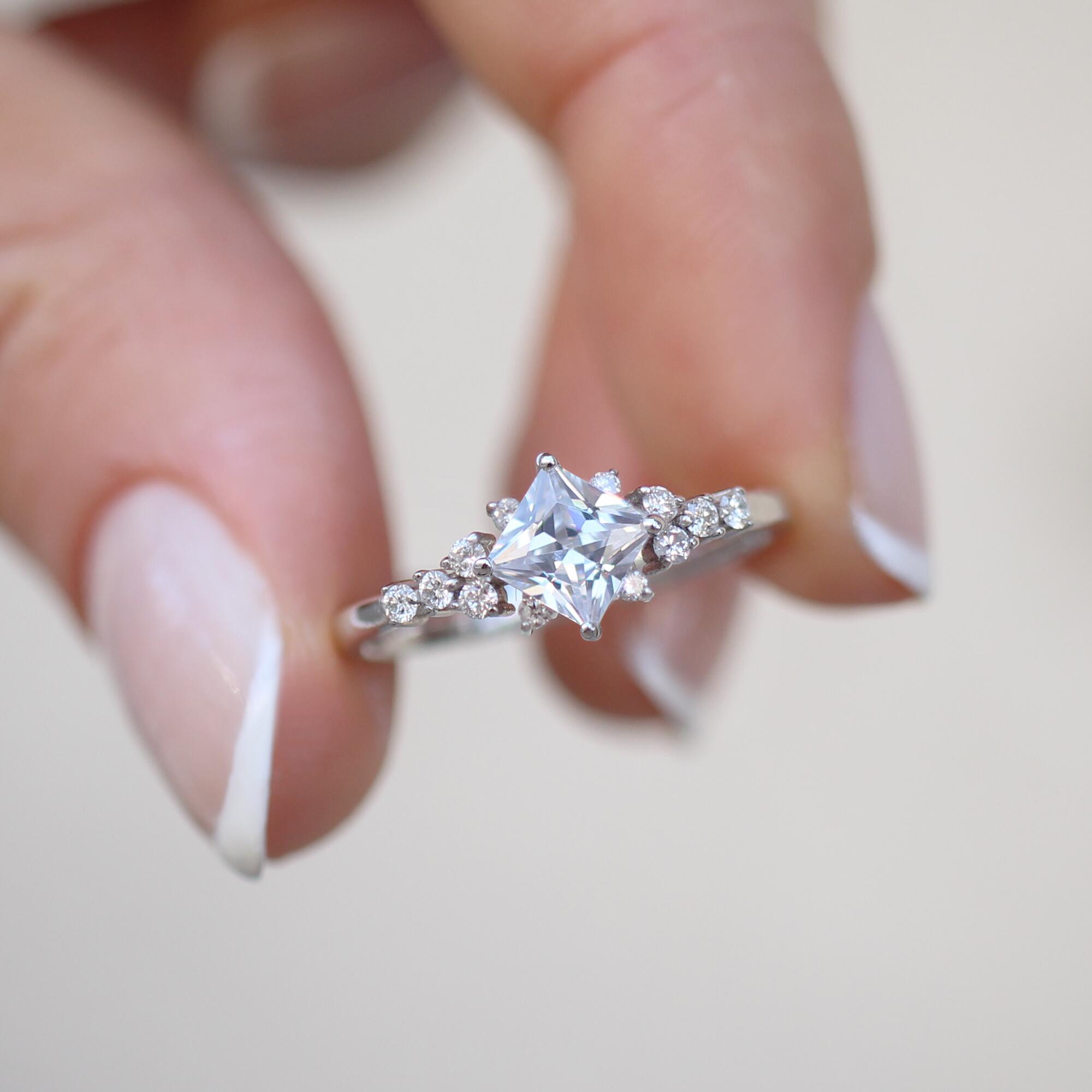 Vintage Beyaz Topaz Prenses & Pırlanta Yüzük