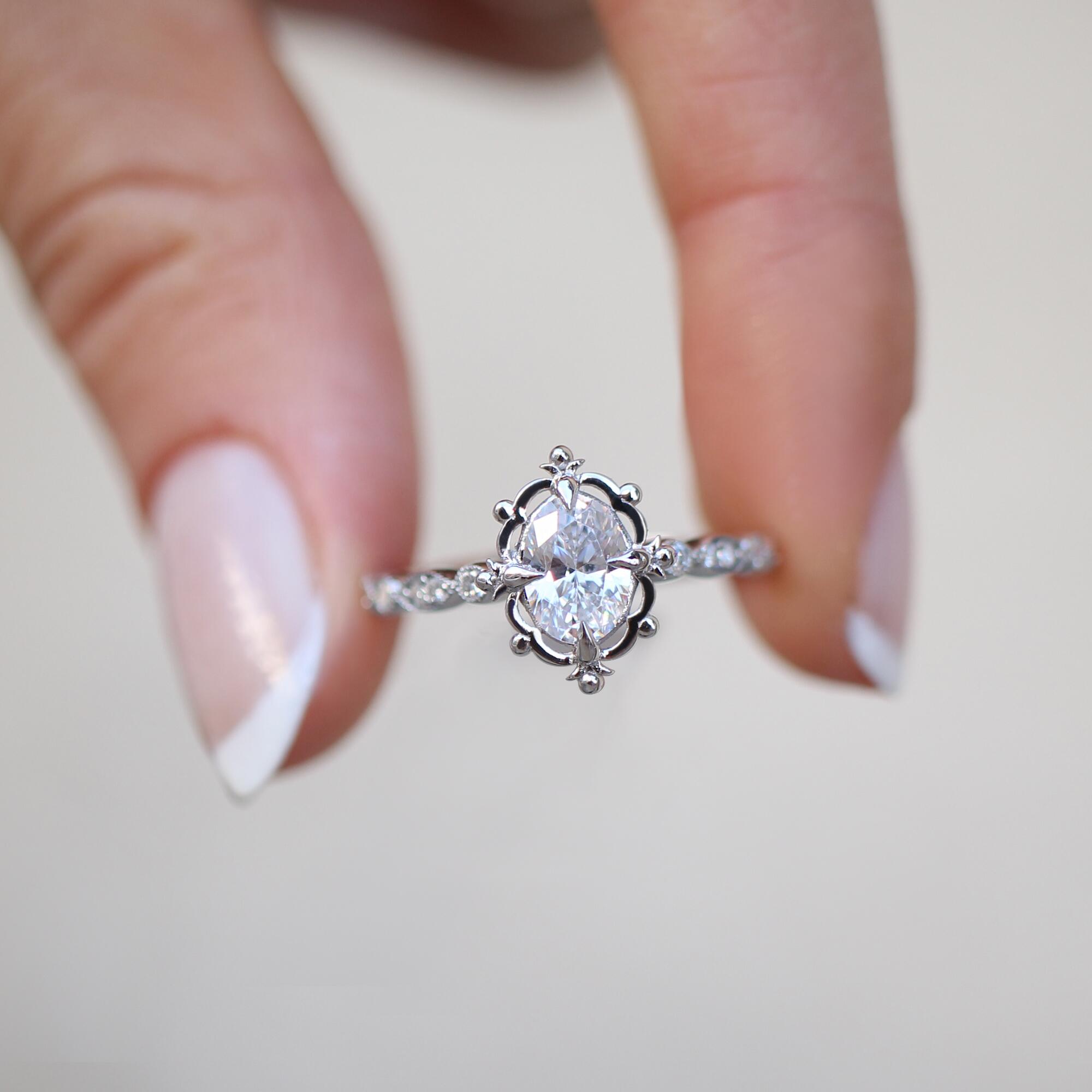 Vintage Büyük Boy Aria Beyaz Topaz & Pırlanta Yüzük