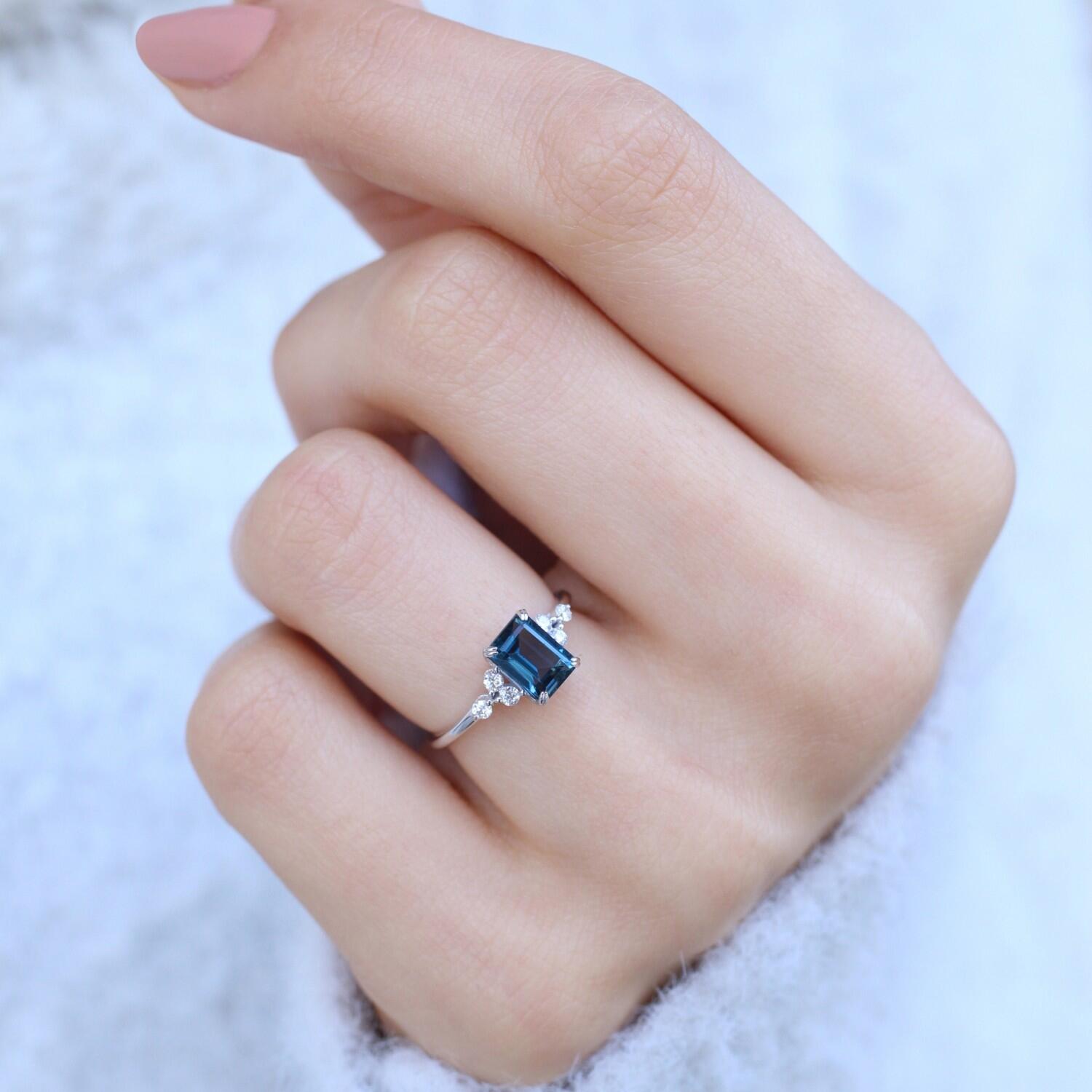 Vintage Lily London Blue & Pırlanta Yüzük