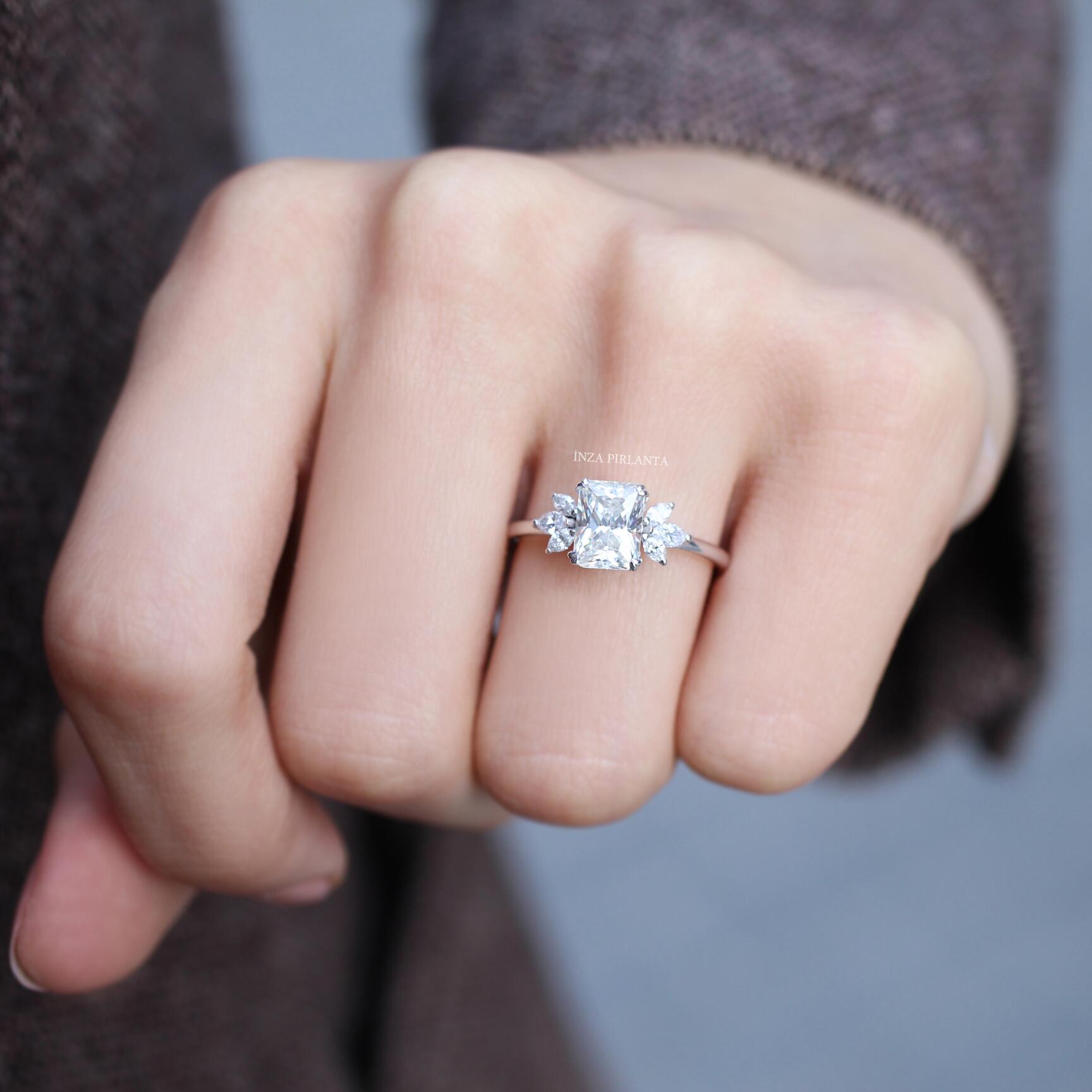 Vintage Lotus Beyaz Topaz & Pırlanta Yüzük