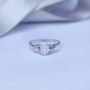 Vintage Özel Tasarım Asimetri Pırlanta & Beyaz Topaz Yüzük