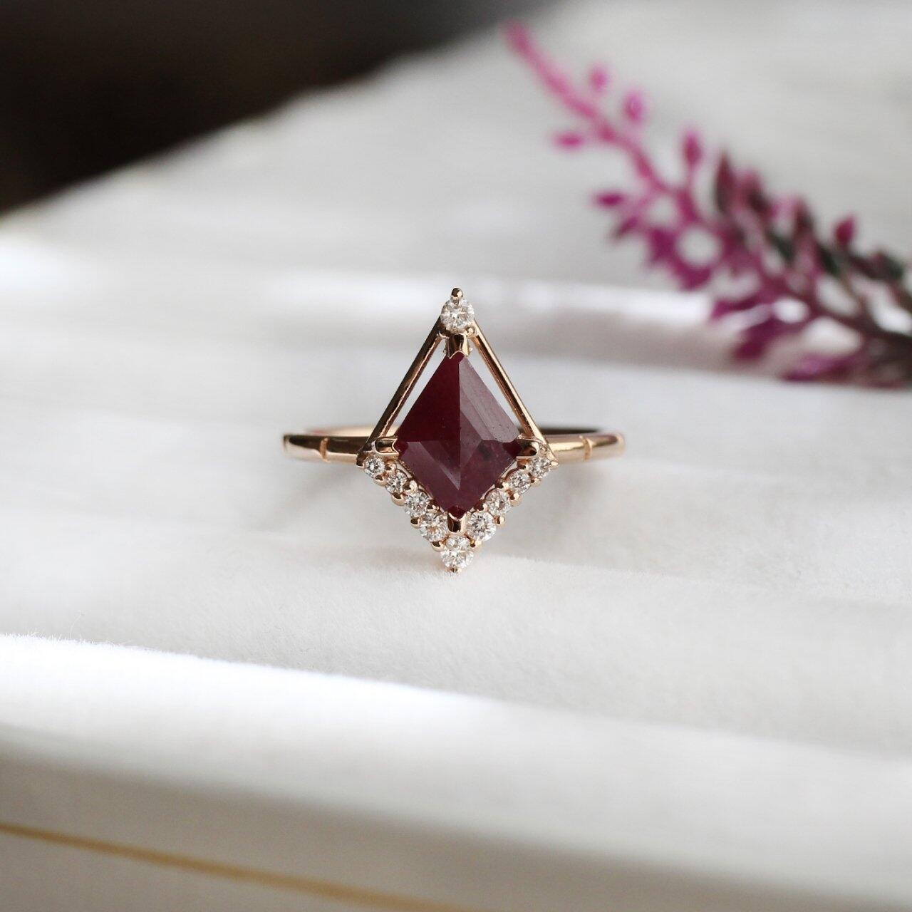 Vintage Özel Tasarım Yakut & Pırlanta Yüzük