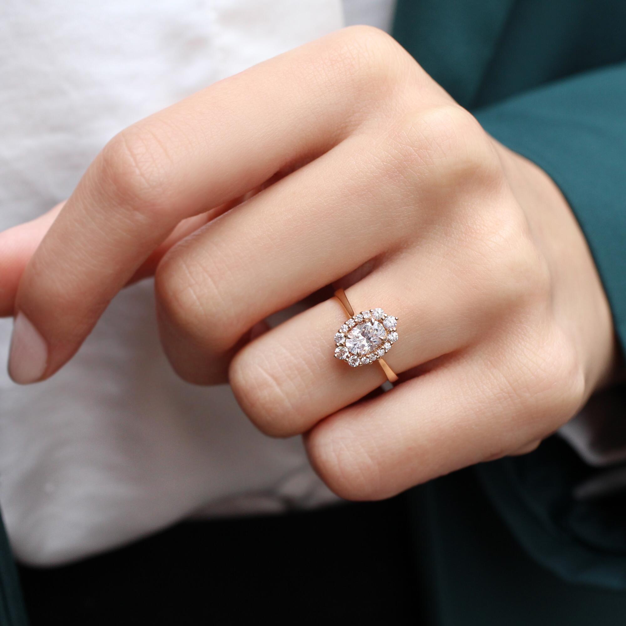 Vintage Özel Tasarım Beyaz Topaz & Pırlanta Yüzük