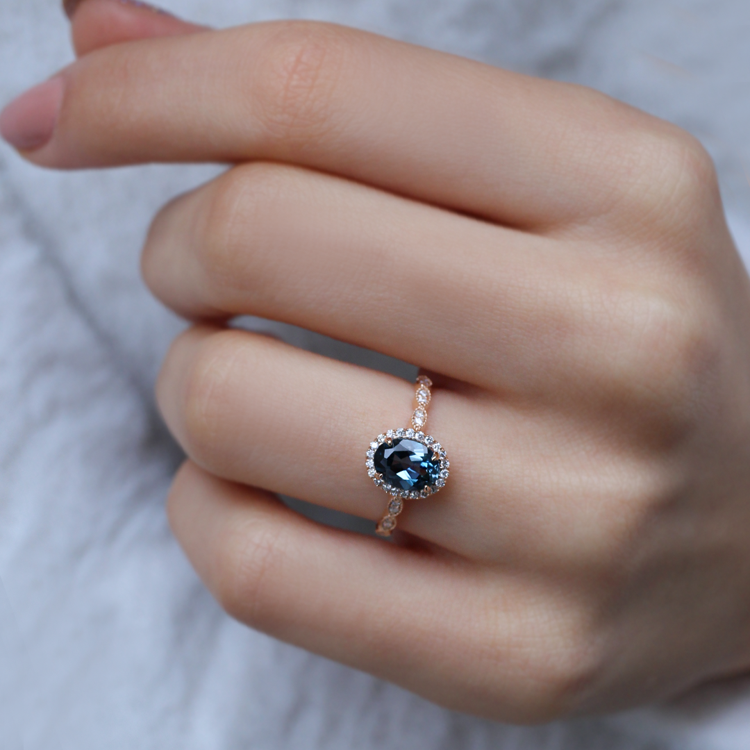 Vintage Tasarım London Blue & Pırlanta Yüzük