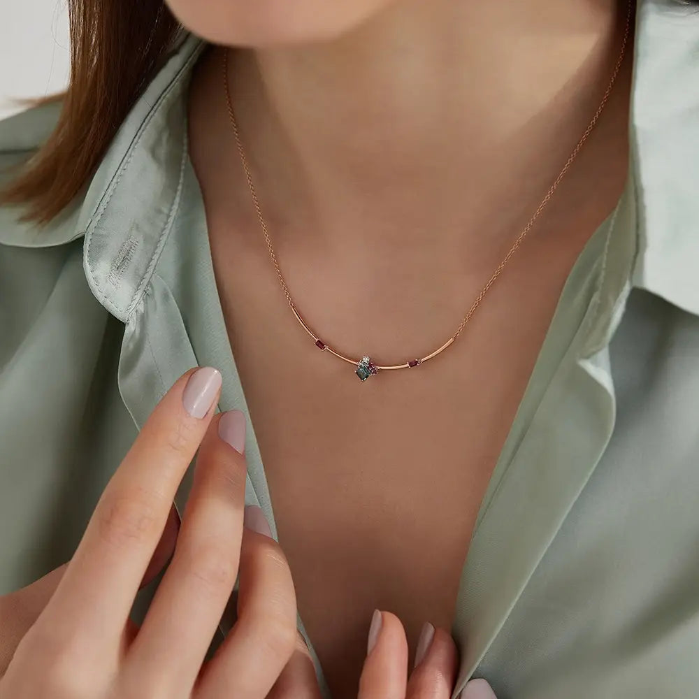 Zena Green Safir ve Yakut Taşlı Rose Altın Kolye