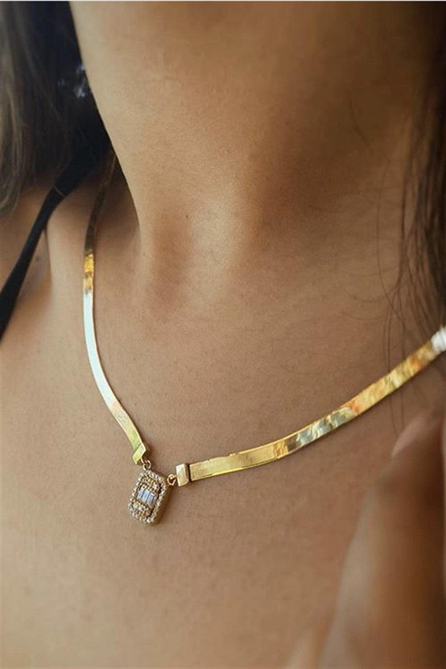 Flex Chain Necklace With Golden Baguette