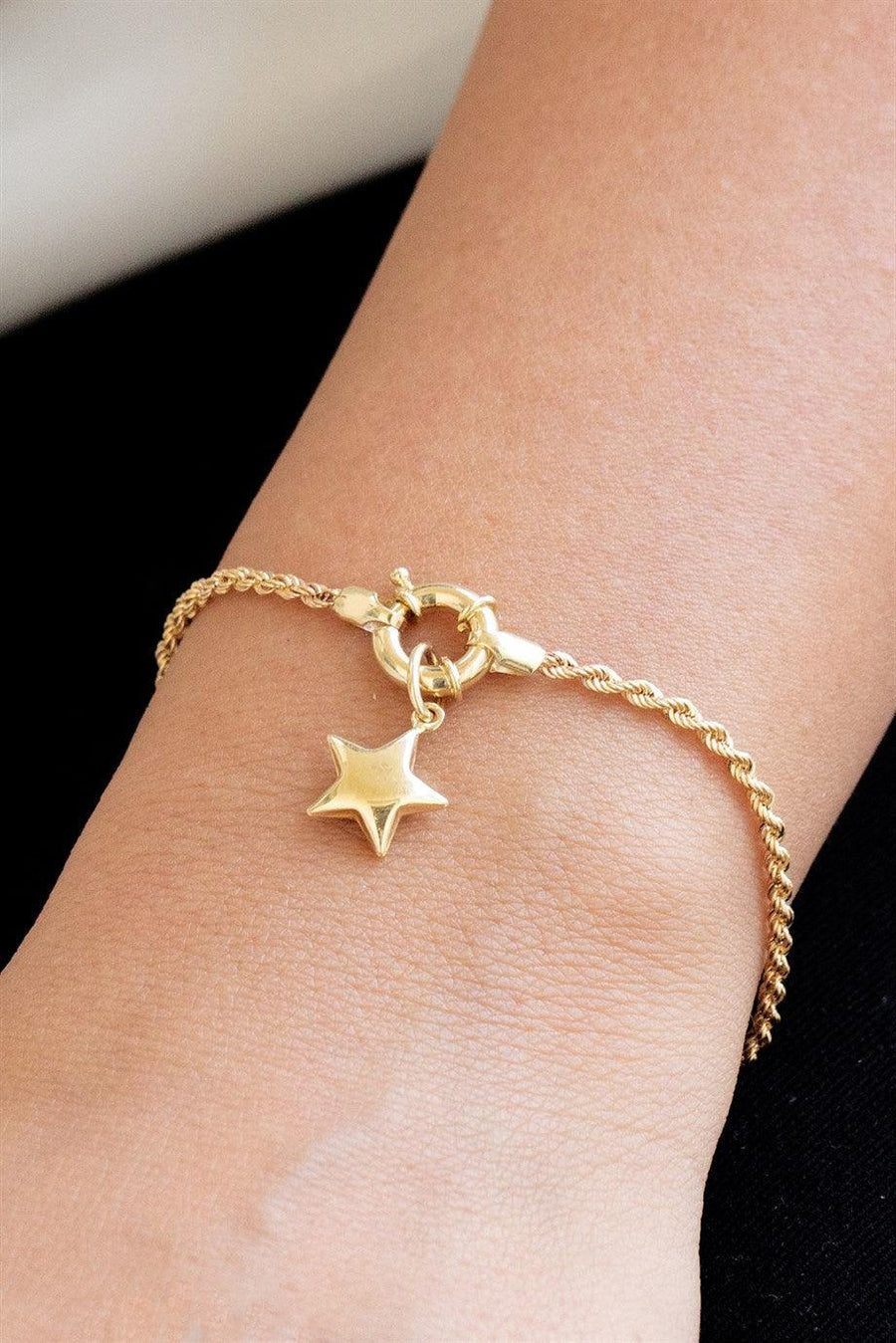 Golden Shaking Star Bracelet