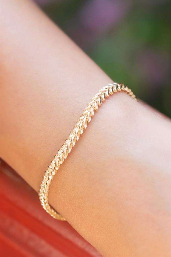 Gold Leaf Chain Bracelet