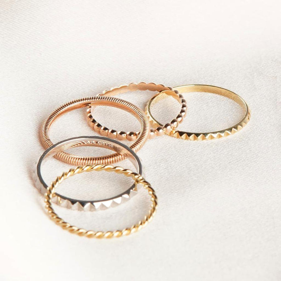 Andante Thin Spiral Gold Ring